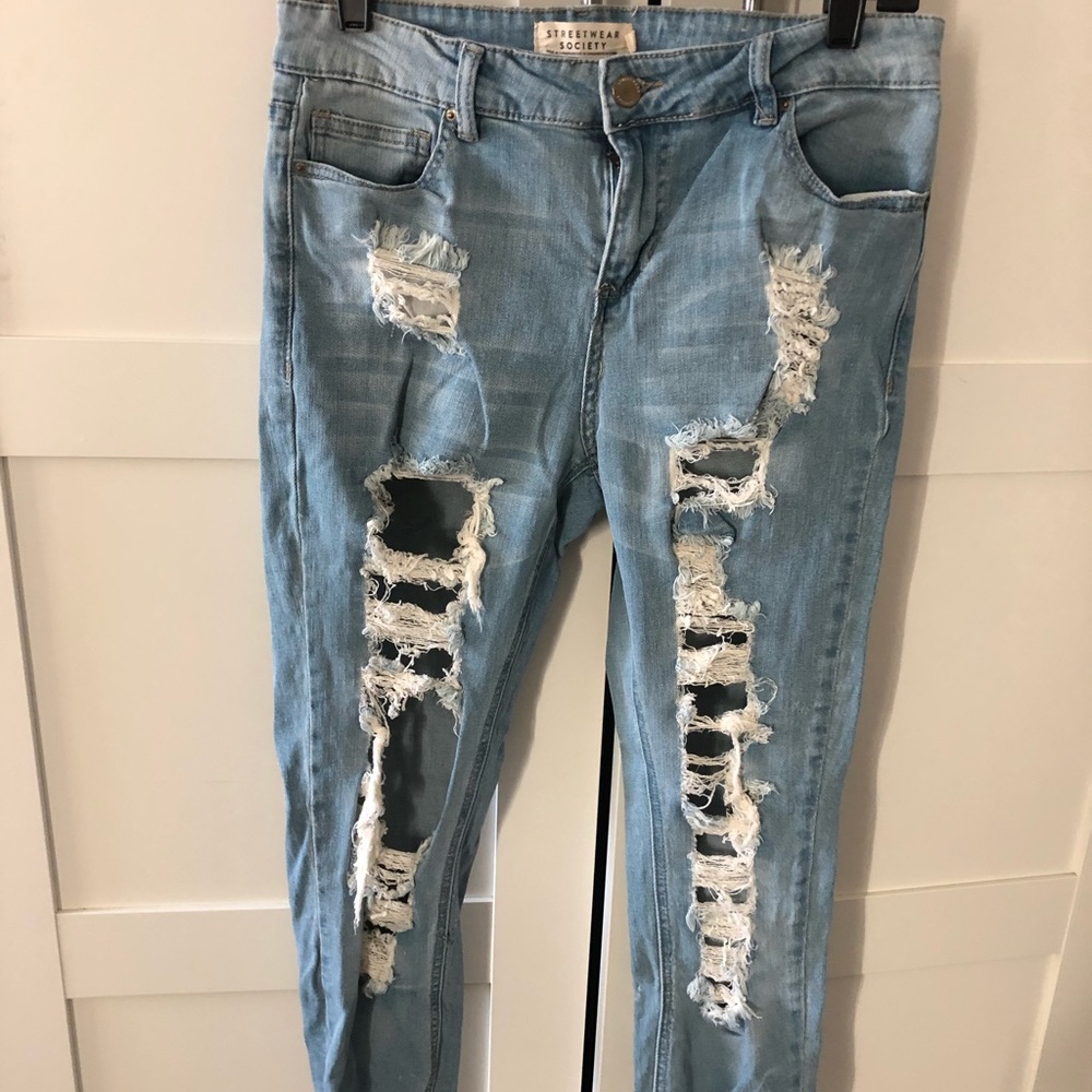 Streetwear light wash skinny ripped jeans